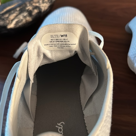 Allbirds SLTR Super Light Tree Runners White Running
Shoes Women's 11 - Picture 7 of 7